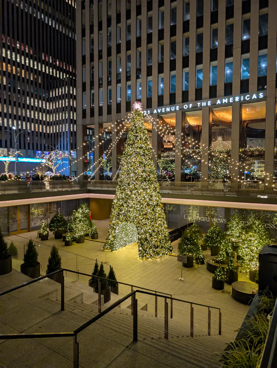 Christmas along 6th Avenue